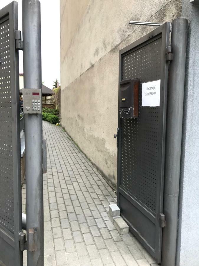 Hostel Clarus Mons Studio Częstochowa Exterior foto